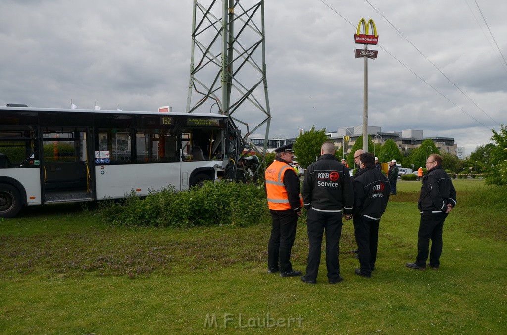 Schwerer Bus Unfall Koeln Porz Gremberghoven Neuenhofstr P419.JPG - Miklos Laubert